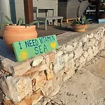 بيت للعطل House Danica - & Tavern Bain, Free Transport, Pool, Island Of Zut - Kornati