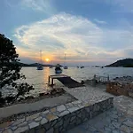 بيت للعطل House Danica - & Tavern Bain, Free Transport, Pool, Island Of Zut - Kornati Pristanisce