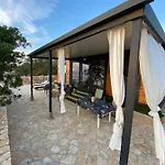 بيت للعطل House Danica - & Tavern Bain, Free Transport, Pool, Island Of Zut - Kornati Pristanisce