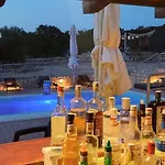 بيت للعطل House Danica - & Tavern Bain, Free Transport, Pool, Island Of Zut - Kornati *