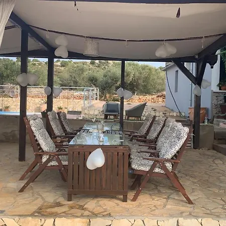 House Danica - & Tavern Bain, Free Transport, Pool, Island Of Zut - Kornati بيت للعطل *