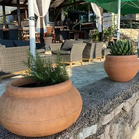 Nyaraló House Danica - & Tavern Bain, Free Transport, Pool, Island Of Zut - Kornati