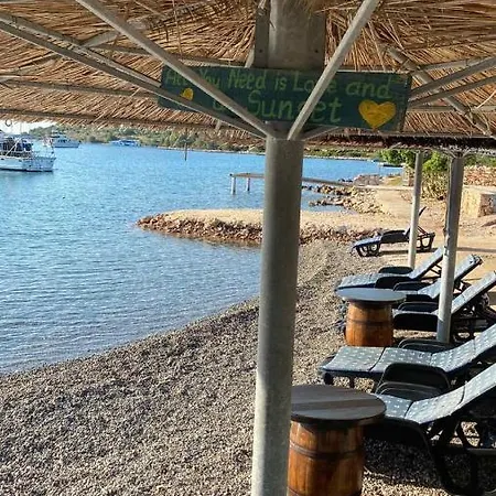 House Danica - & Tavern Bain, Free Transport, Pool, Island Of Zut - Kornati Nyaraló *
