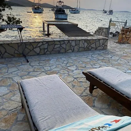 Nyaraló House Danica - & Tavern Bain, Free Transport, Pool, Island Of Zut - Kornati
