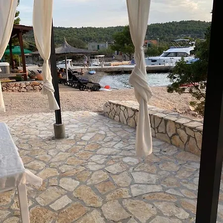 Nyaraló House Danica - & Tavern Bain, Free Transport, Pool, Island Of Zut - Kornati *