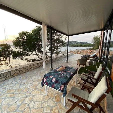 House Danica - & Tavern Bain, Free Transport, Pool, Island Of Zut - Kornati Nyaraló