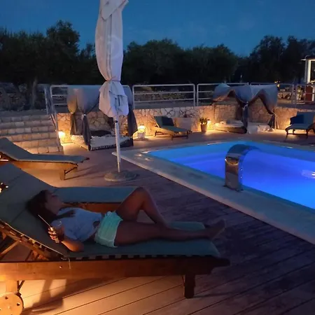 House Danica - & Tavern Bain, Free Transport, Pool, Island Of Zut - Kornati Nyaraló