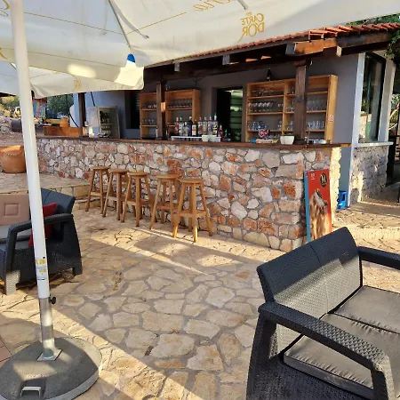 House Danica - & Tavern Bain, Free Transport, Pool, Island Of Zut - Kornati Pristanišće