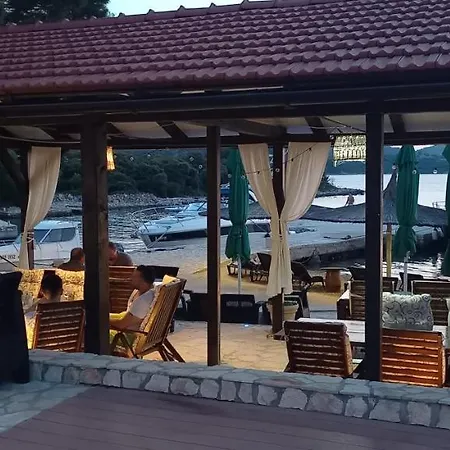 House Danica - & Tavern Bain, Free Transport, Pool, Island Of Zut - Kornati Nyaraló