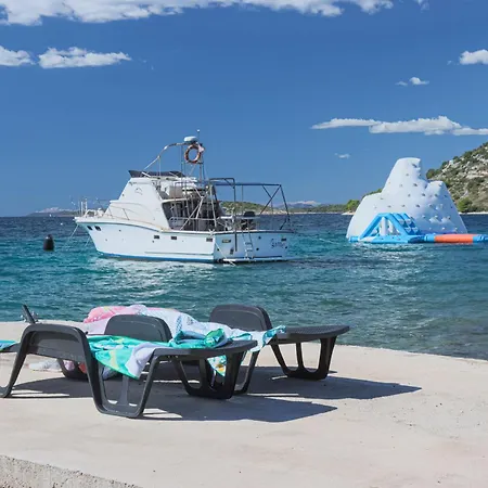 House Danica: Kornati Island With Pool And Transport *