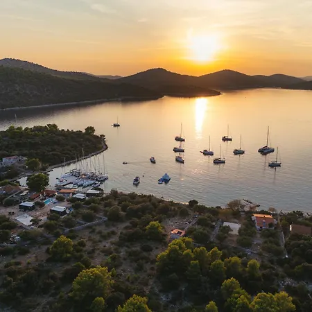 House Danica: Kornati Island With Pool And Transport Holiday home *