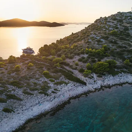 House Danica: Kornati Island With Pool And Transport Holiday home Pristanisce