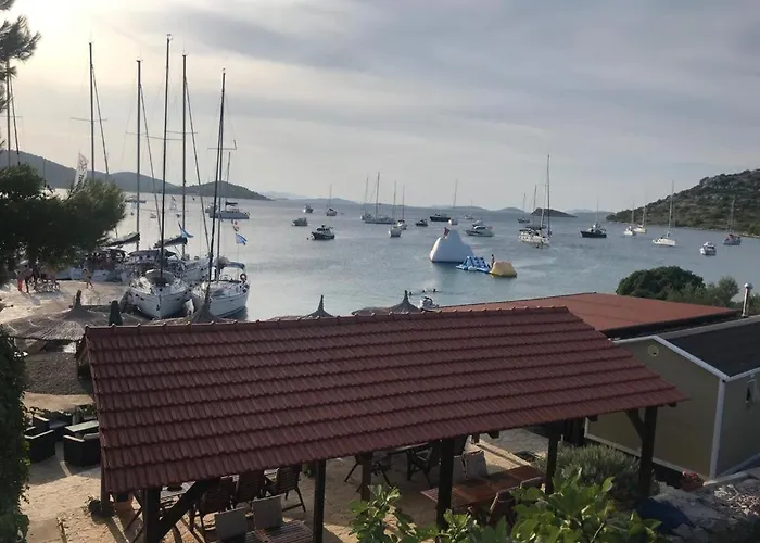 House Danica - & Tavern Bain, Free Transport, Pool, Island Of Zut - Kornati Pristanisce