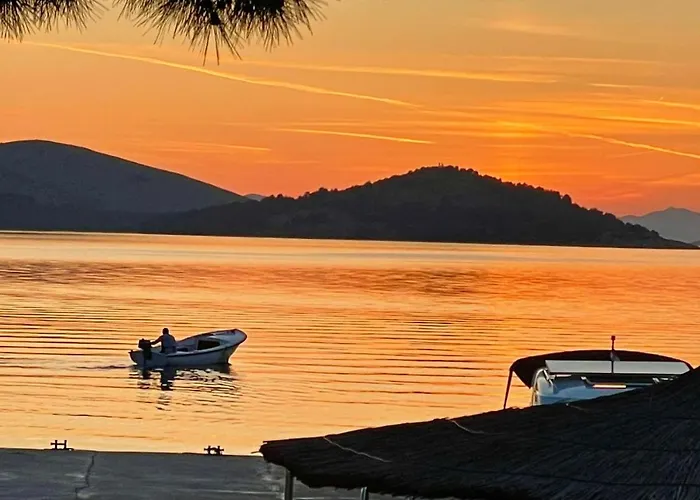 House Danica - & Tavern Bain, Free Transport, Pool, Island Of Zut - Kornati *