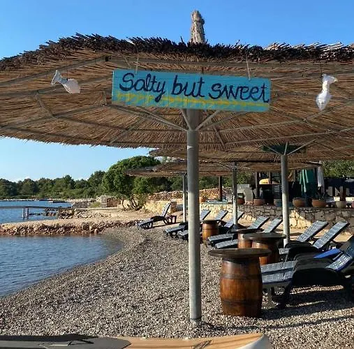 בית נופש House Danica - & Tavern Bain, Free Transport, Pool, Island Of Zut - Kornati Pristanisce