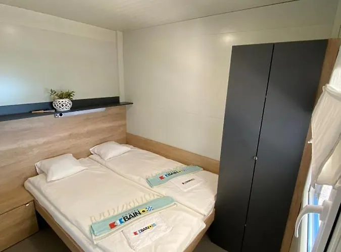 בית נופש House Danica - & Tavern Bain, Free Transport, Pool, Island Of Zut - Kornati Pristanisce