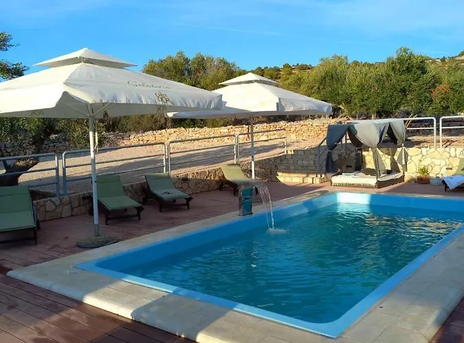 בית נופש House Danica - & Tavern Bain, Free Transport, Pool, Island Of Zut - Kornati *