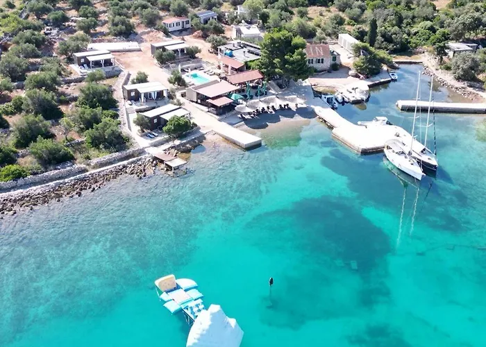 House Danica - & Tavern Bain, Free Transport, Pool, Island Of Zut - Kornati בית נופש *